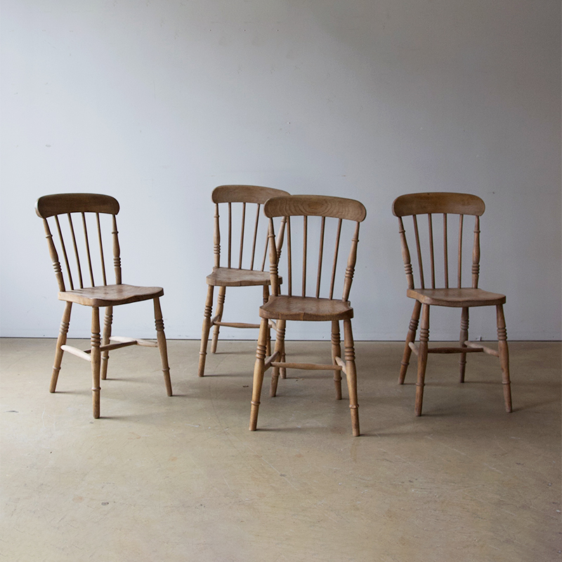 A Set Of Four English Elm Chairs Haunt Antiques for the Modern Interior